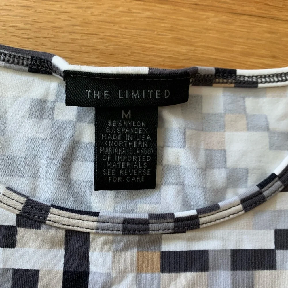 The Limited Sleeveless Fitted Career Top - Large - Picture 4 of 6